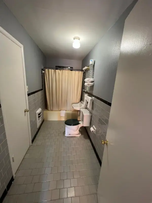 Western Motel 6